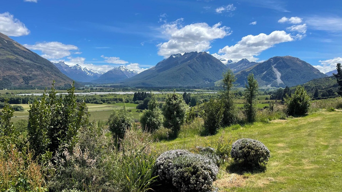 Glenorchy House | Private modern retreat with spectacular views