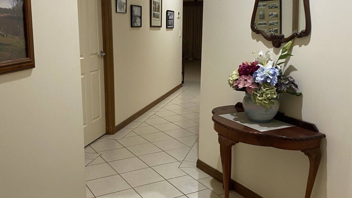 Renmark House | Private mooring with access to the main river, just 75 metres away.