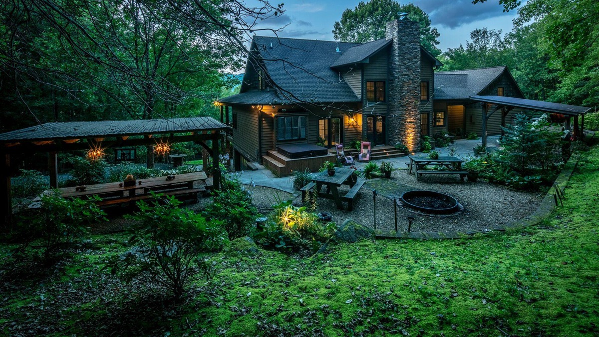 Banner Elk House | Private Mountain Getaway with Amazing Views, Location, & Space