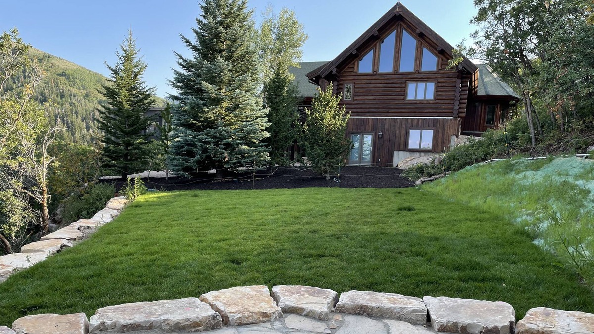 Pineridge House | Private Mountain Top Custom Log Home on 1 acre with incredible views