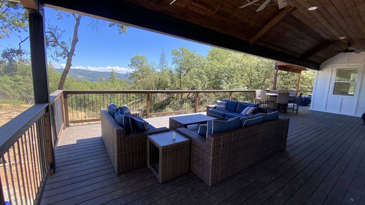 Murphys House | Private Murphy's Estate. Beautiful Views and Designed for Fun!