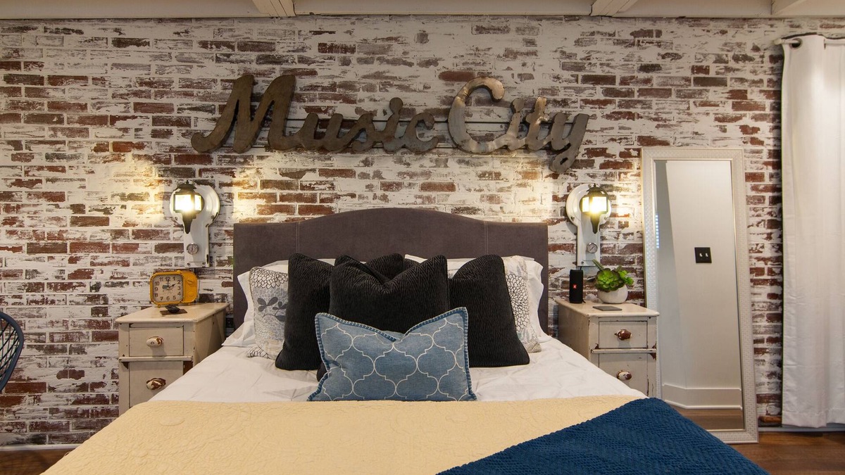 Eva Mor Heights House | Private Music City Suite, Private Entry, minutes from downtown!