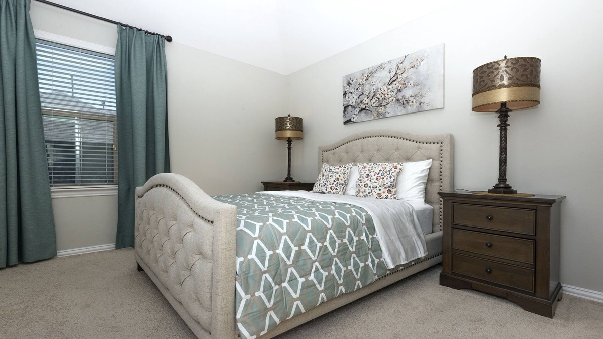 College Park Apartment | Private! New! Clean! Gated! Sleeps 5 guests. 2BR/1BA, Fast WiFi, Free Parking.
