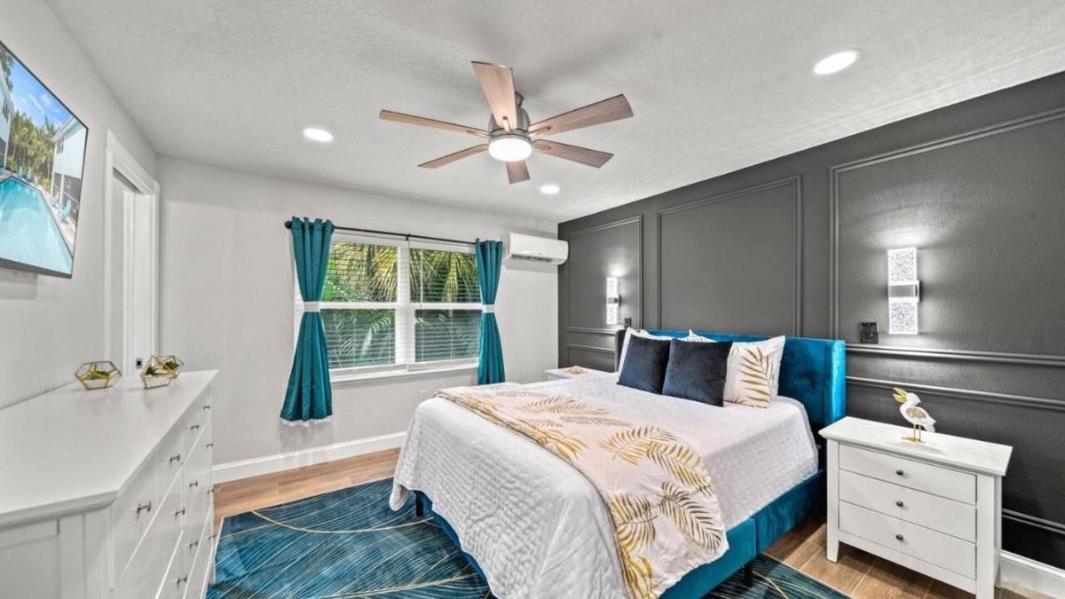 Siesta Key House | Private Oasis at The Wildflower Split Leaf: A Resort-Style Retreat Moments from Siesta Key Beach
