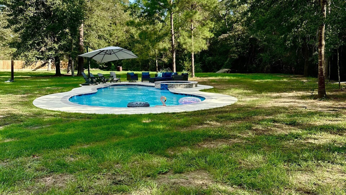 Plantersville RV Rental | Private oasis minutes from Texas Renaissance Festival! Camp, swim, relax, enjoy!