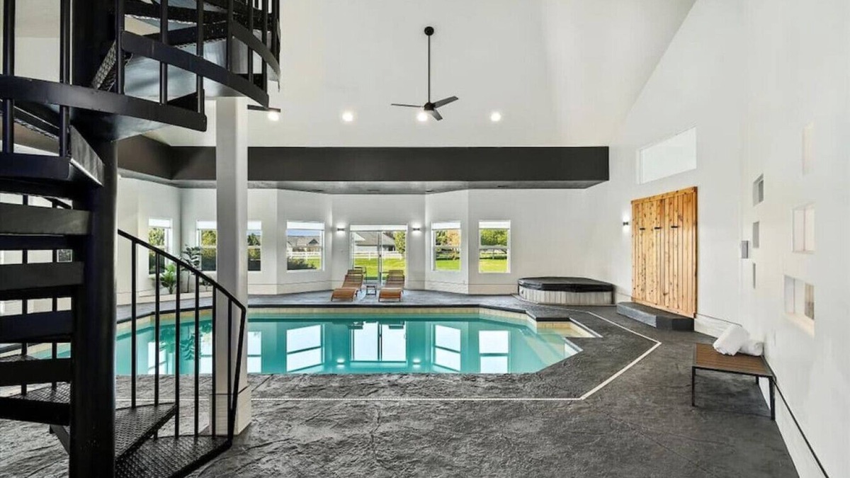 Eagle House | Private Oasis On 2 Acres w/Indoor Pool & Theater!