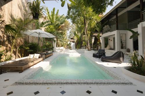 Pa Tan Villa | Private Oasis Pool Villa, 8 Bedroom for Groups