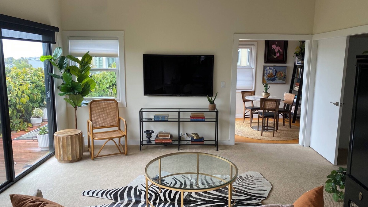 Noe Valley Cottage | Private oasis with gorgeous city views, large deck.
