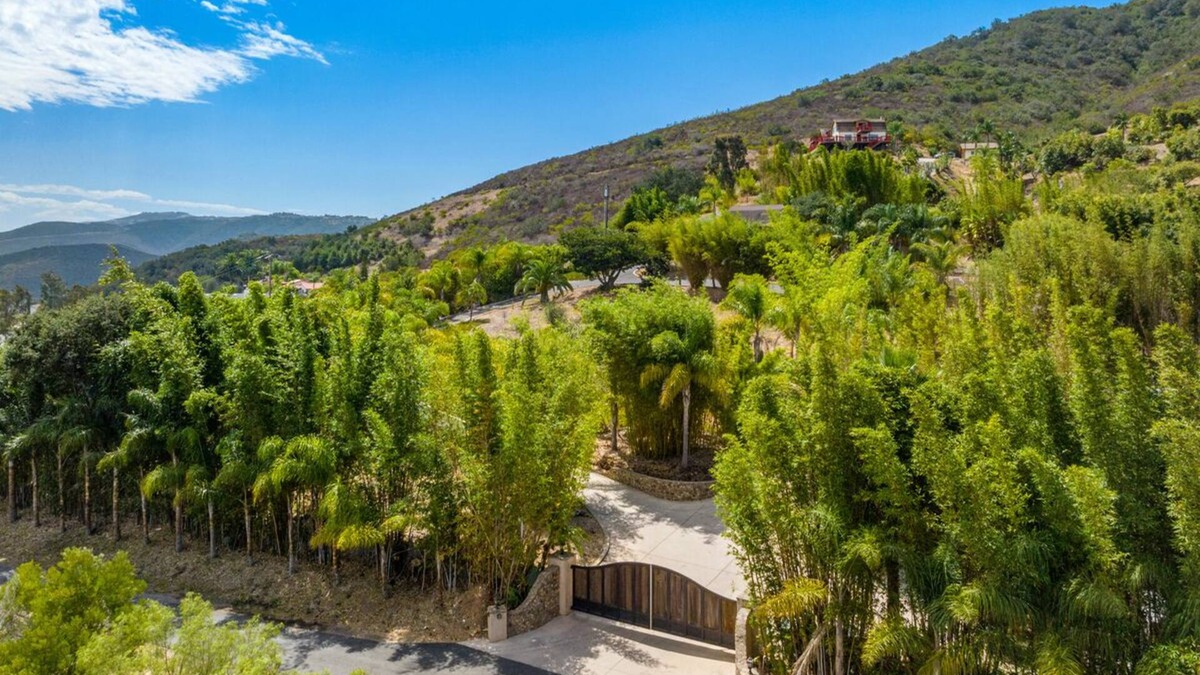 Escondido Cabin | Private ocean-view estate - Close to Surf Cup, Beaches, LegoLand, Safari Park