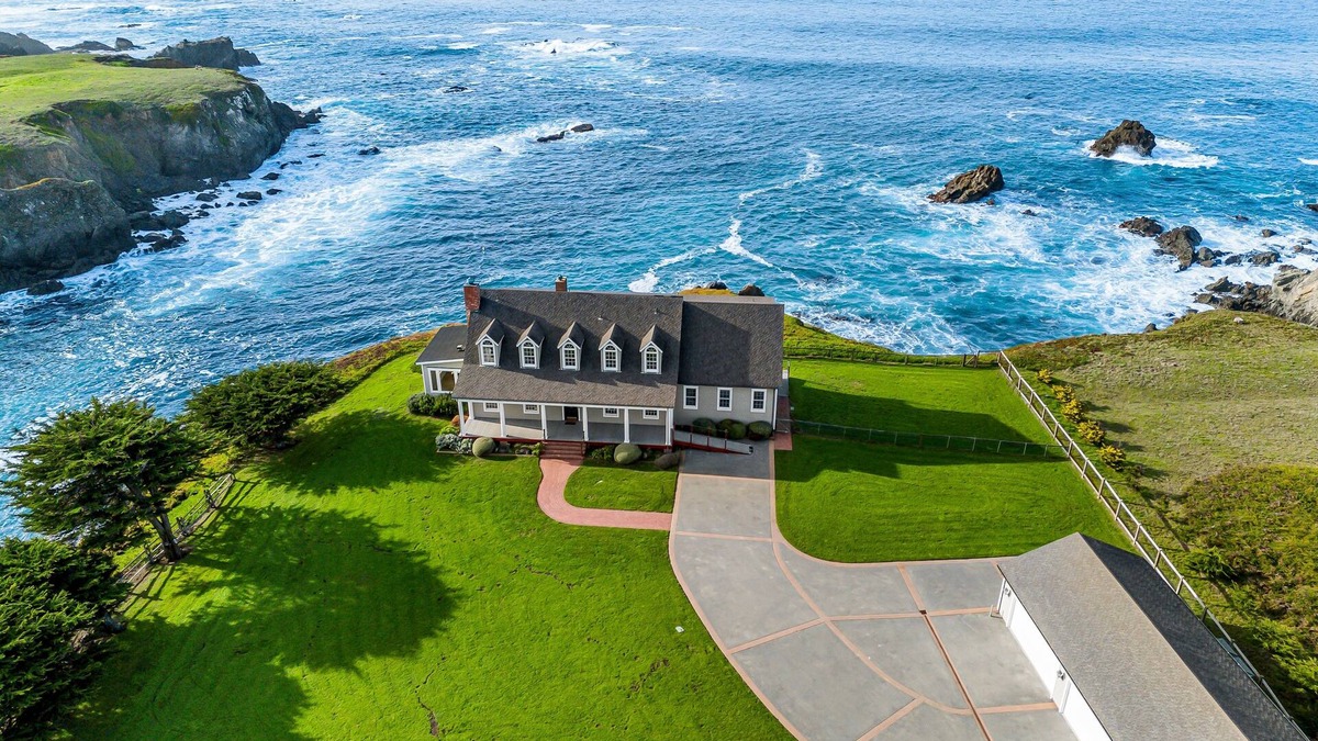 Caspar House | Private, oceanfront, blufftop sanctuary on 8 acres with stunning sunset views