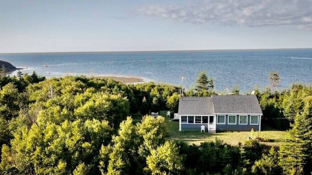 Tracadie Cottage | Private Oceanfront Fisherman’s Cottage