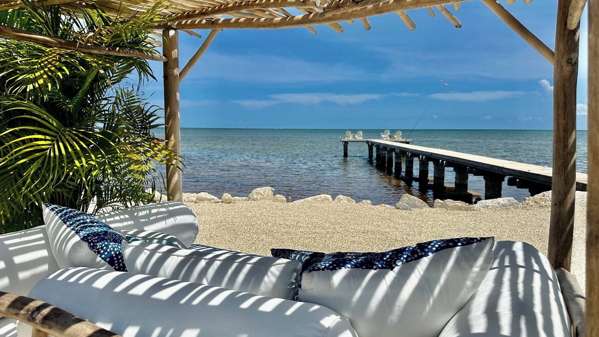 Islamorada House | Private Oceanfront: Heated Pool, Paddleboards & Kayaks - 180 degree ocean views