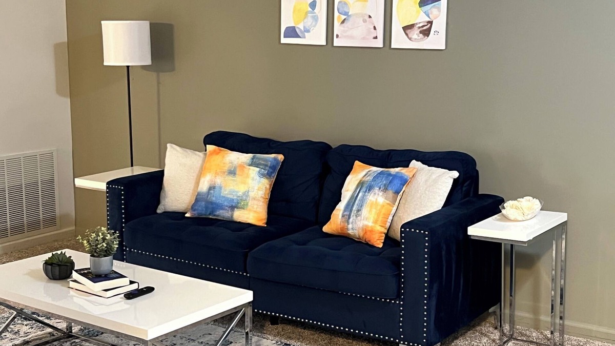 Grenloch Apartment | ✭ Private One Bedroom ✭ Minutes from Center City ✭ Ideal for Long Stays ✭