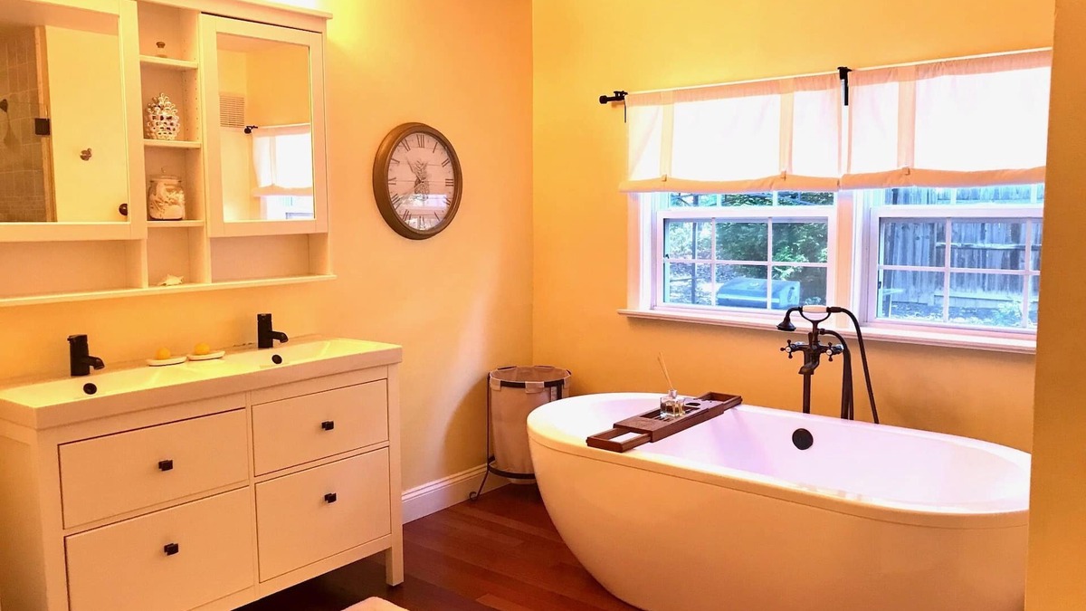 Great Falls Apartment | Private owners suite with your own entrance, kitchen, luxurious bath/living room