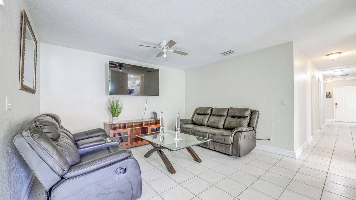 Lake Worth Corridor House | Private Patio & Yard! Lake Worth Beach Retreat