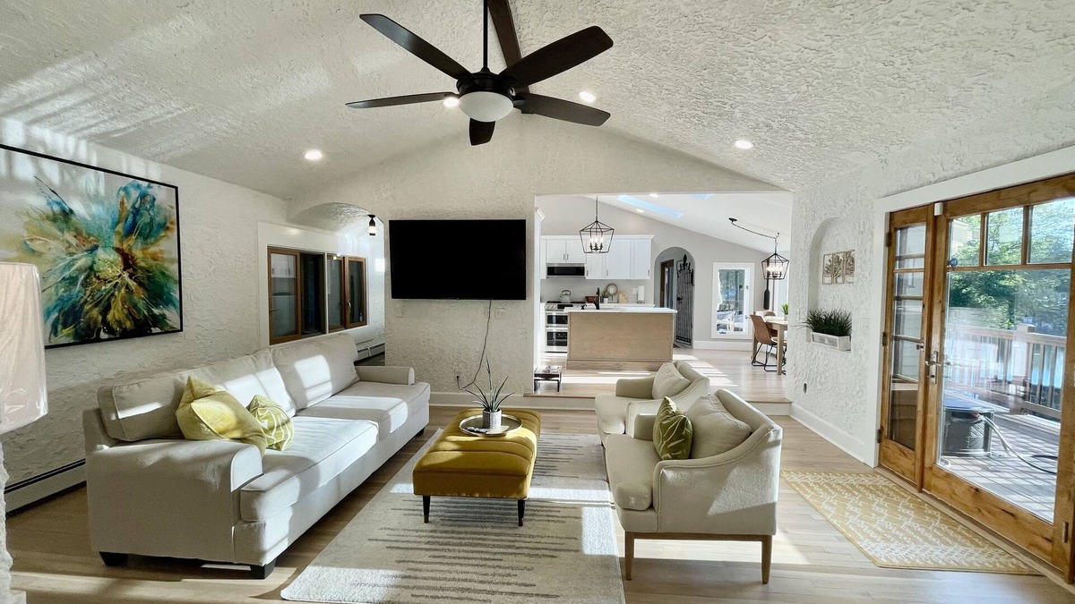 Coventry House | Private, Peaceful & Exquisite LAKE FRONT Property w EXPANSIVE HEATED POOL