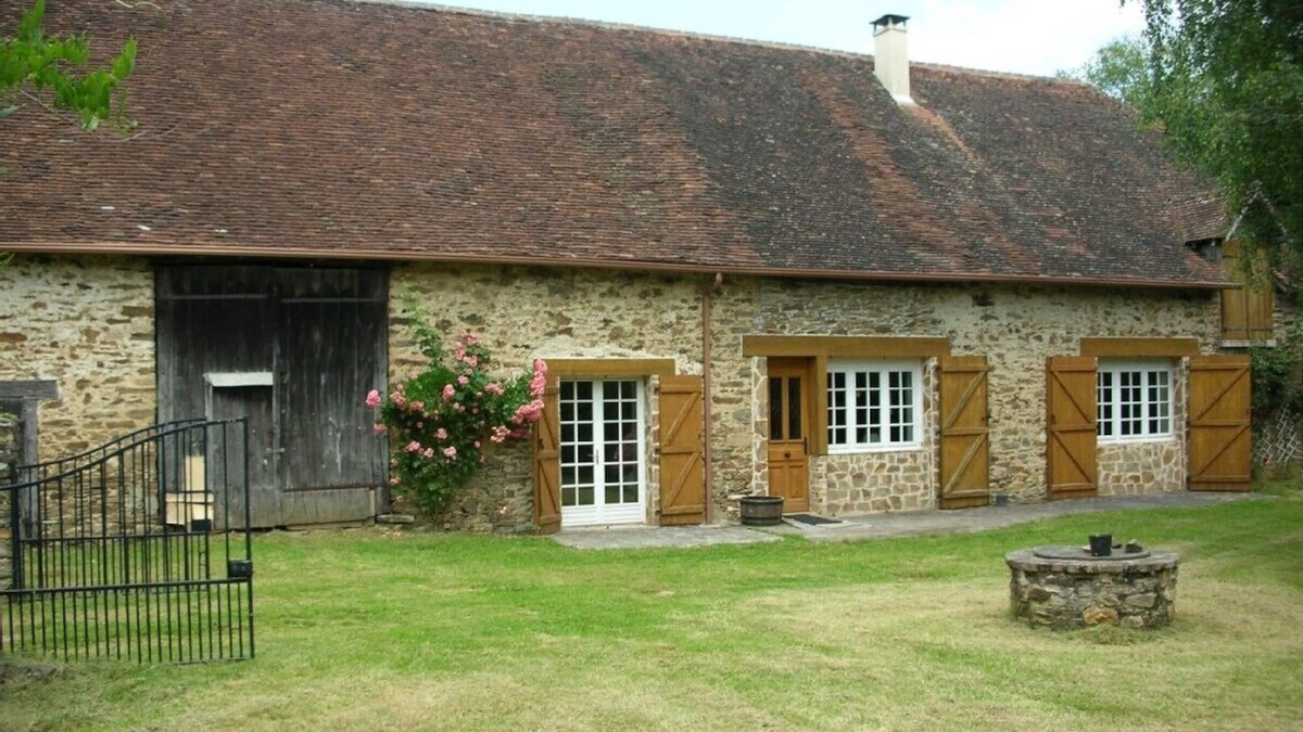 Lubersac House | Private, peaceful & luxurious converted barn