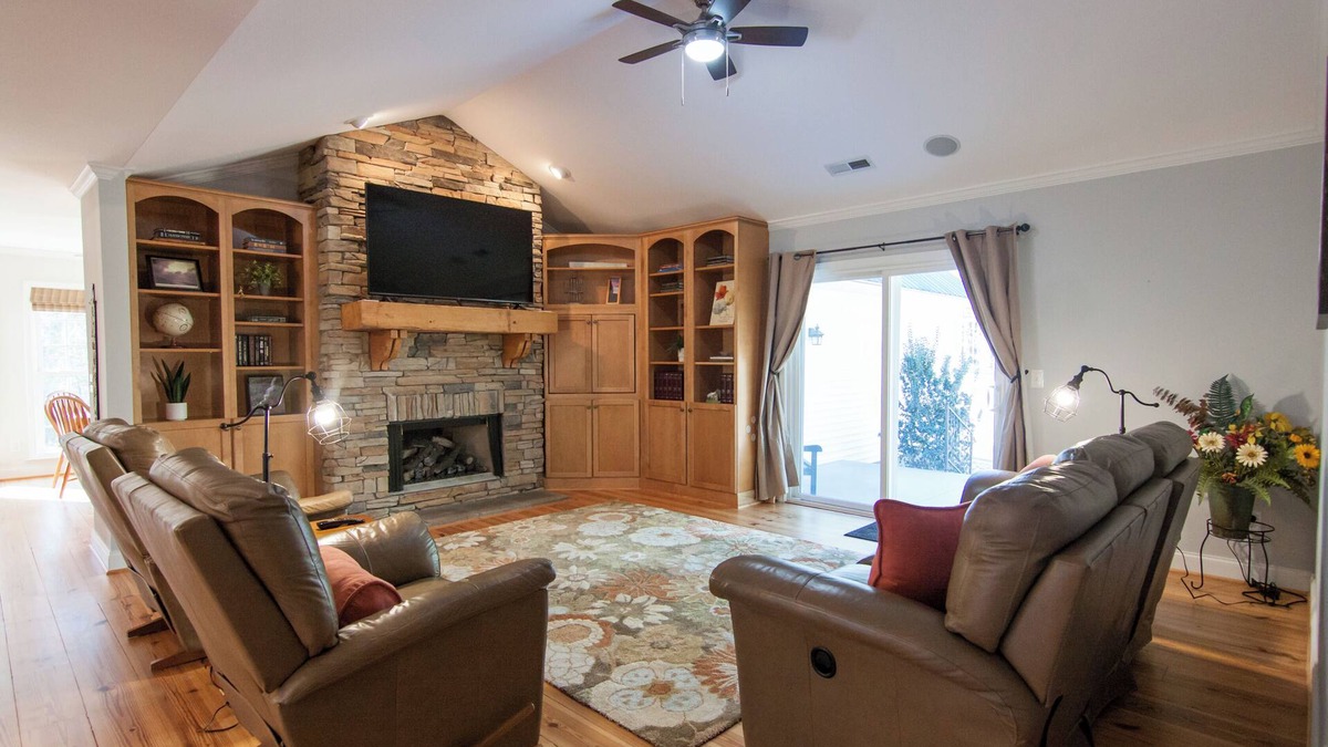 Mountain Rest House | Private, Peaceful Home Close to Waterfall Hikes, Mtn Biking, Fishing & More