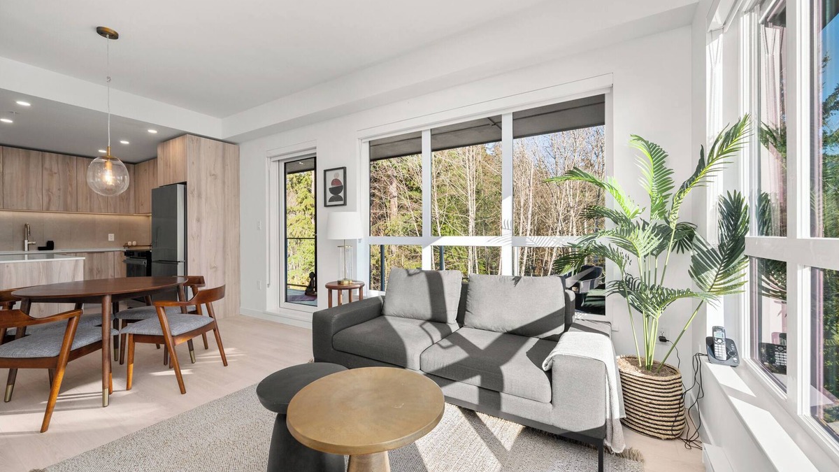 District of North Vancouver Condo | Private Penthouse | WOW Views