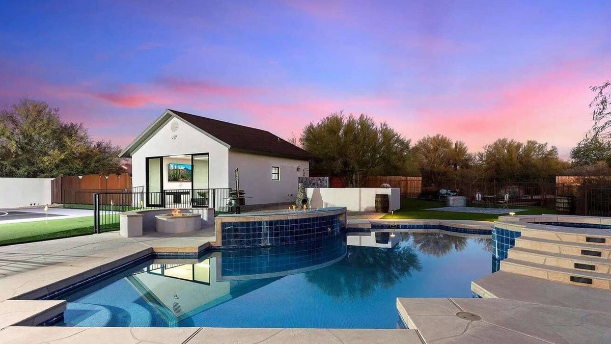 Desert View Village House | Private Pickleball Court, Pool heat, Spa & Fire Pit +