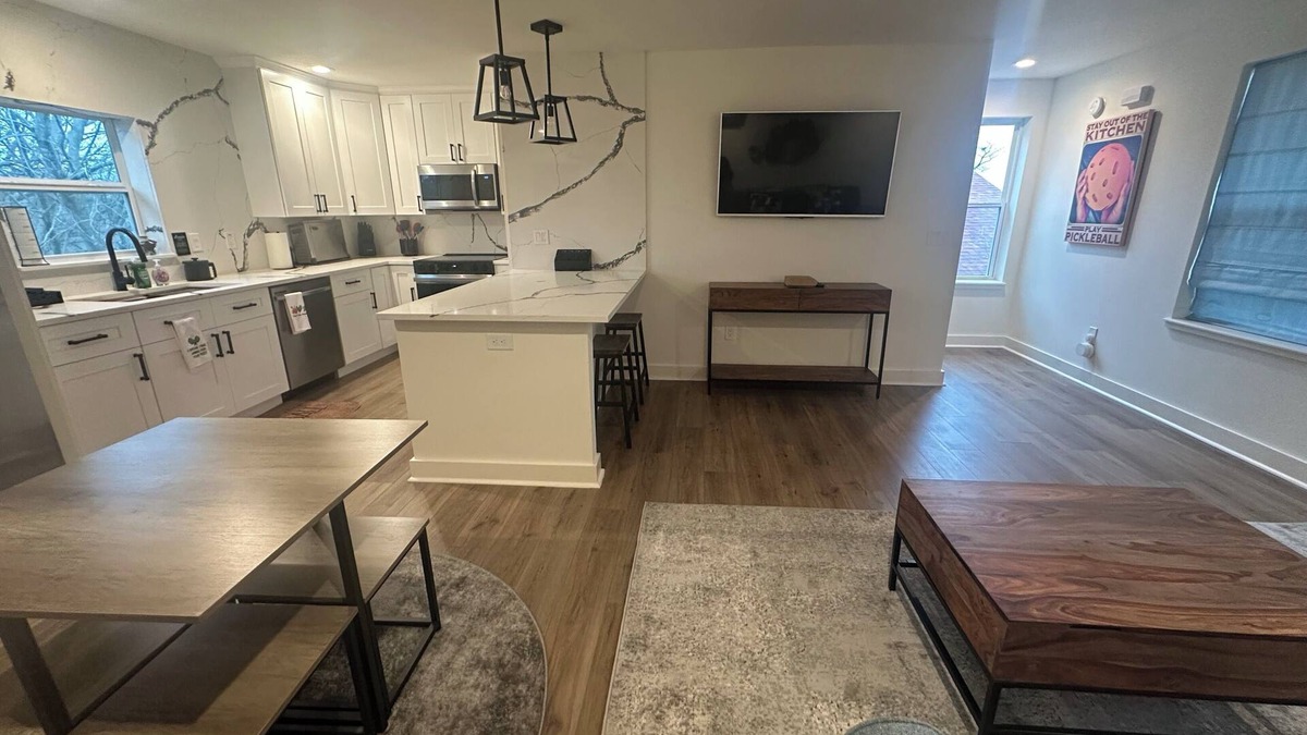 Jonestown Apartment | Private Pickleball Paradise w/Spacious 1 Bedroom Apartment & Lake Travis access