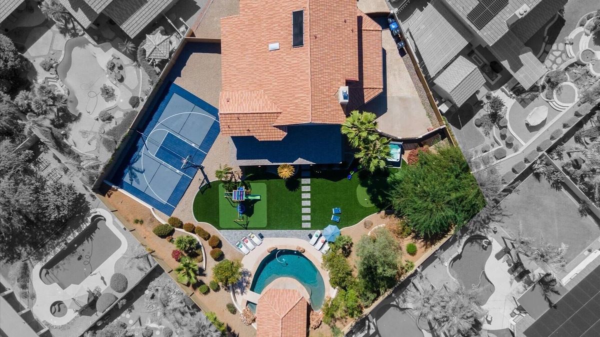 Arabian Crest House | Private Pickleball Resort! Spa, Pool & Playground