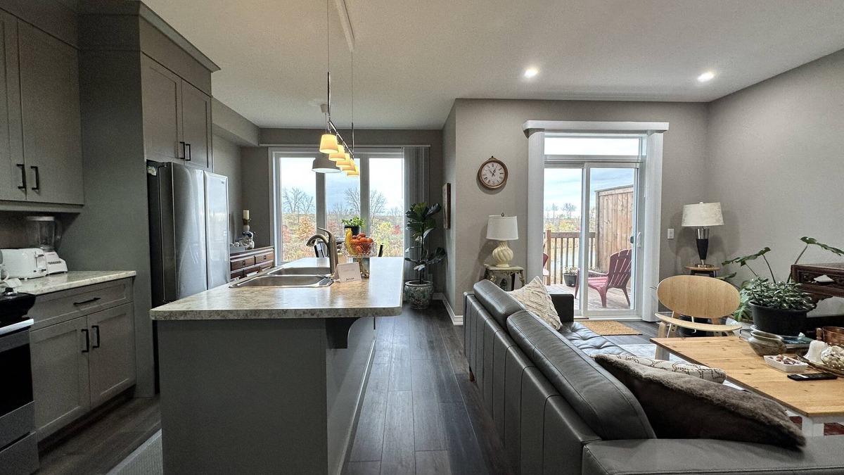 Welland House | Private Pondside Getaway in the Heart of Niagara