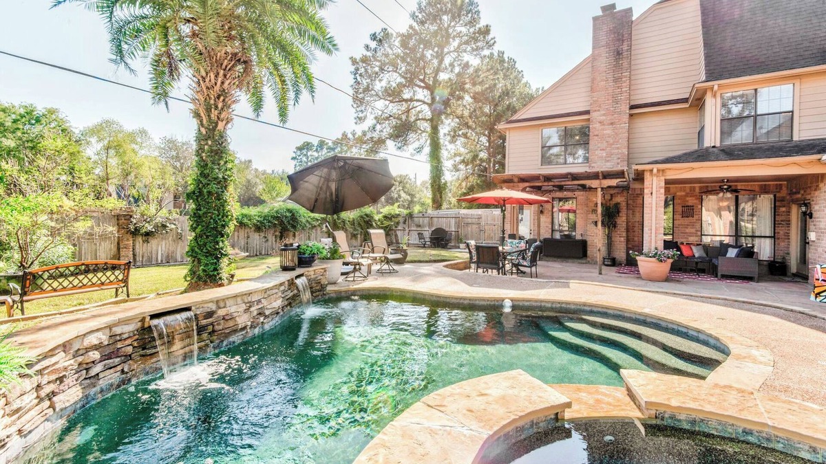 Klein House | Private Pool and Spa, Spacious and Elegant, and Centrally Located Huge Estate