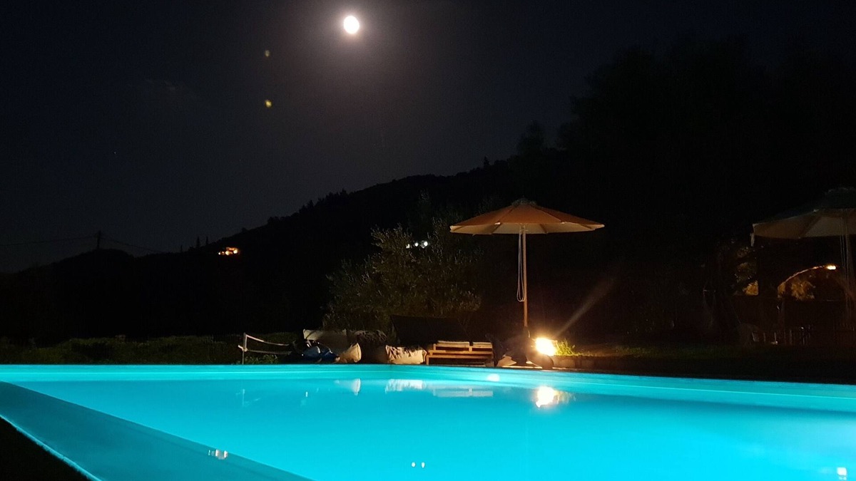 Galatas Resort | Private Pool Country Cottages