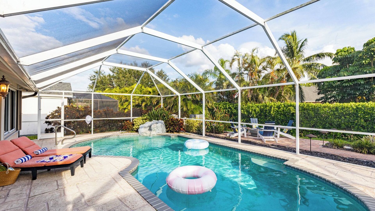 Central Naples House | Private Pool, Firepit, Game Room | Mins to Beaches | Casa Solara by AvantStay