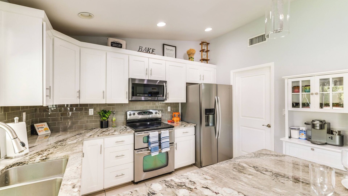 Parque Vista Estates Cottage | Private Pool & Playground: Phoenix Paradise!