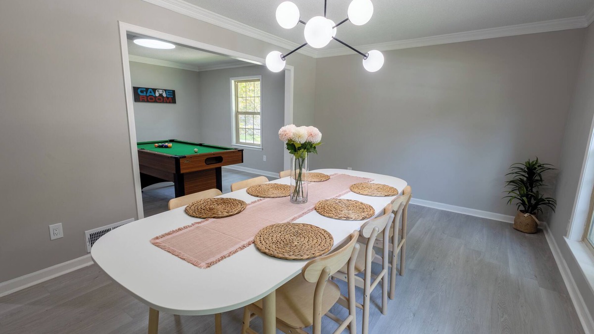 Ellendale House | Private Pool–Renovated Home for Groups/Getaways