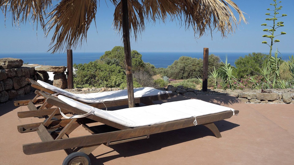 Pantelleria House | [Private Pool + Sea View + Garden + Barbecue] Entire "Dammuso" Estate