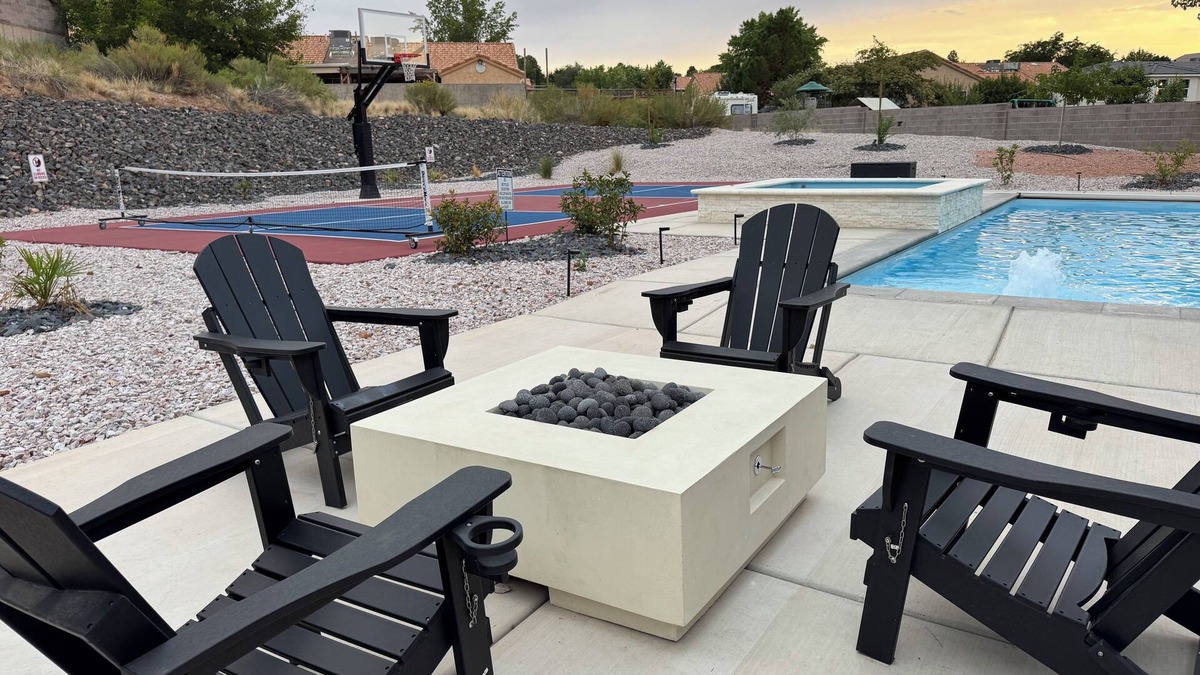 La Verkin House | Private Pool & Spa, Pickleball, King Beds, Near Zion, Sleeps 16+, Game Room