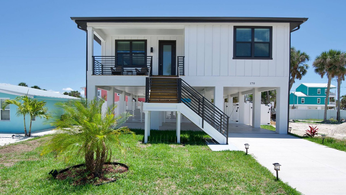 Mid Island House | 🌊Private Pool | Steps to Beach | Ocean Oasis🌊