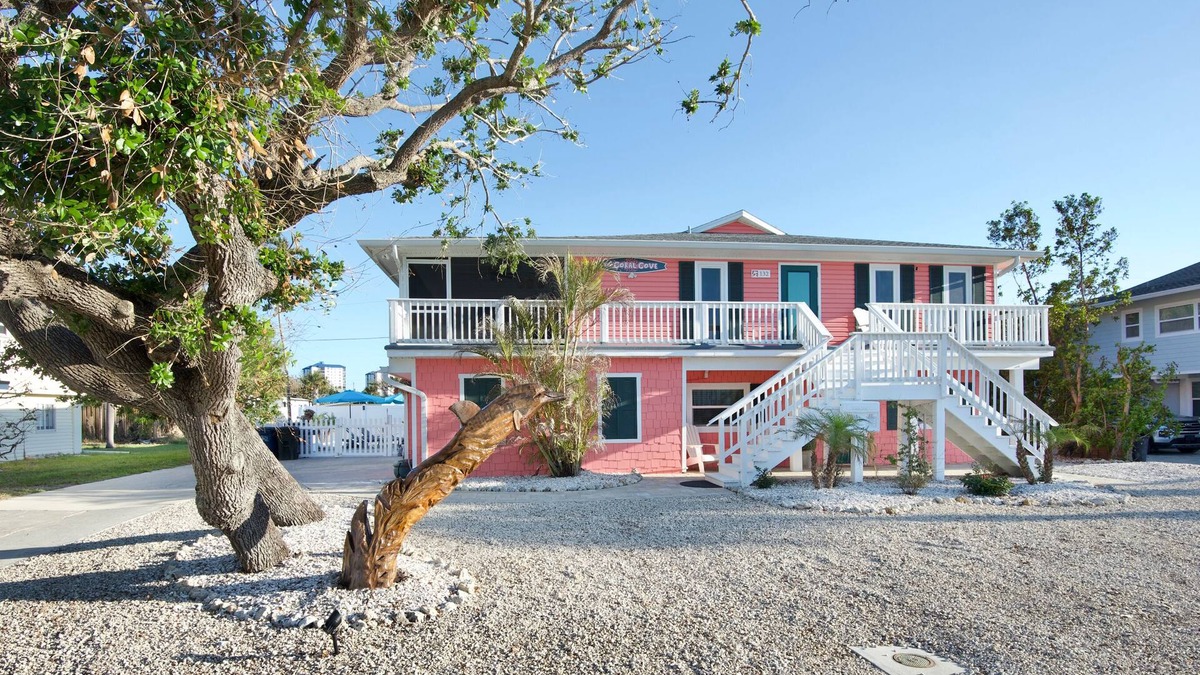 Fort Myers Beach House | 🌊Private Pool-Great for Large Groups-6BR Coral Cove🌊
