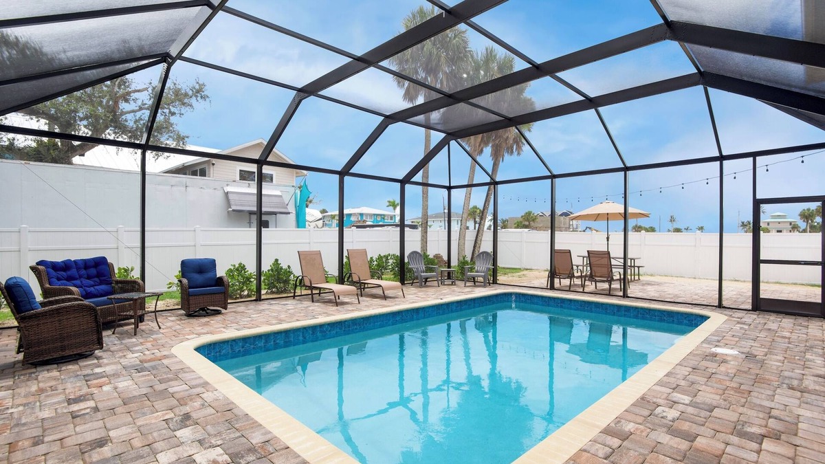 Mid Island House | 🏖️Private Pool | Steps to the Beach | Perfect for Large Groups | Beach Villa🏖️