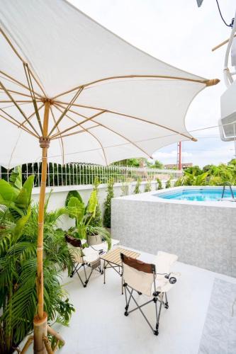 Chom Phon Villa | Private Pool Villa Resort style, Heart in bkk ,metro,cabaret show,RCA, jodd fair,chatuchak