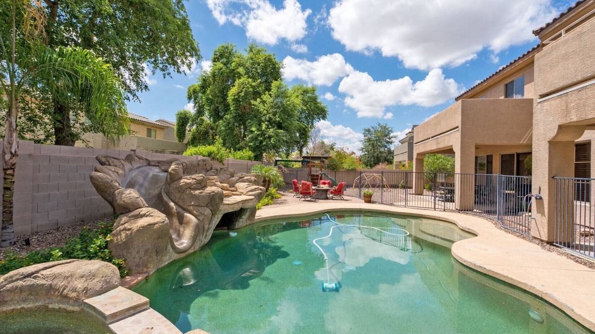 Power Ranch House | Private Pool with Waterslide, Playground & Tons of Games |Gilbert |Bell Bank Park |Schnepf farms