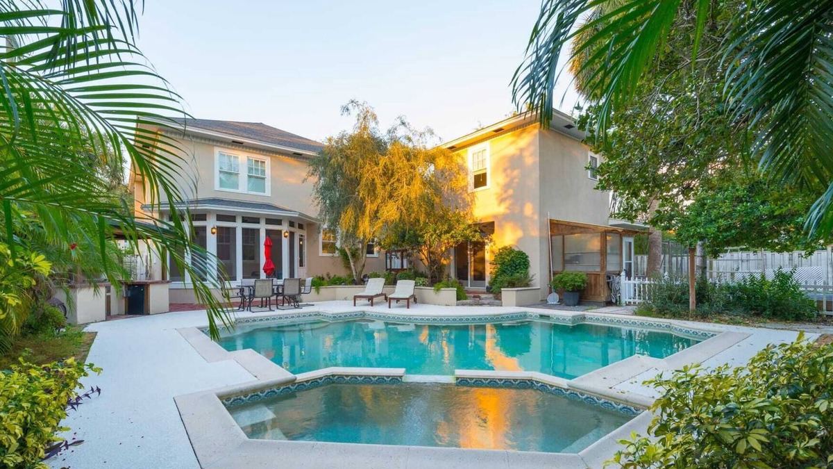 Fairview Shores House | Private Poolside Guest House In Winter Park/Orlando