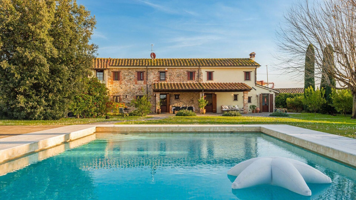 Pietrasanta Villa | Private Retreat with Pool close to Versilia Beaches