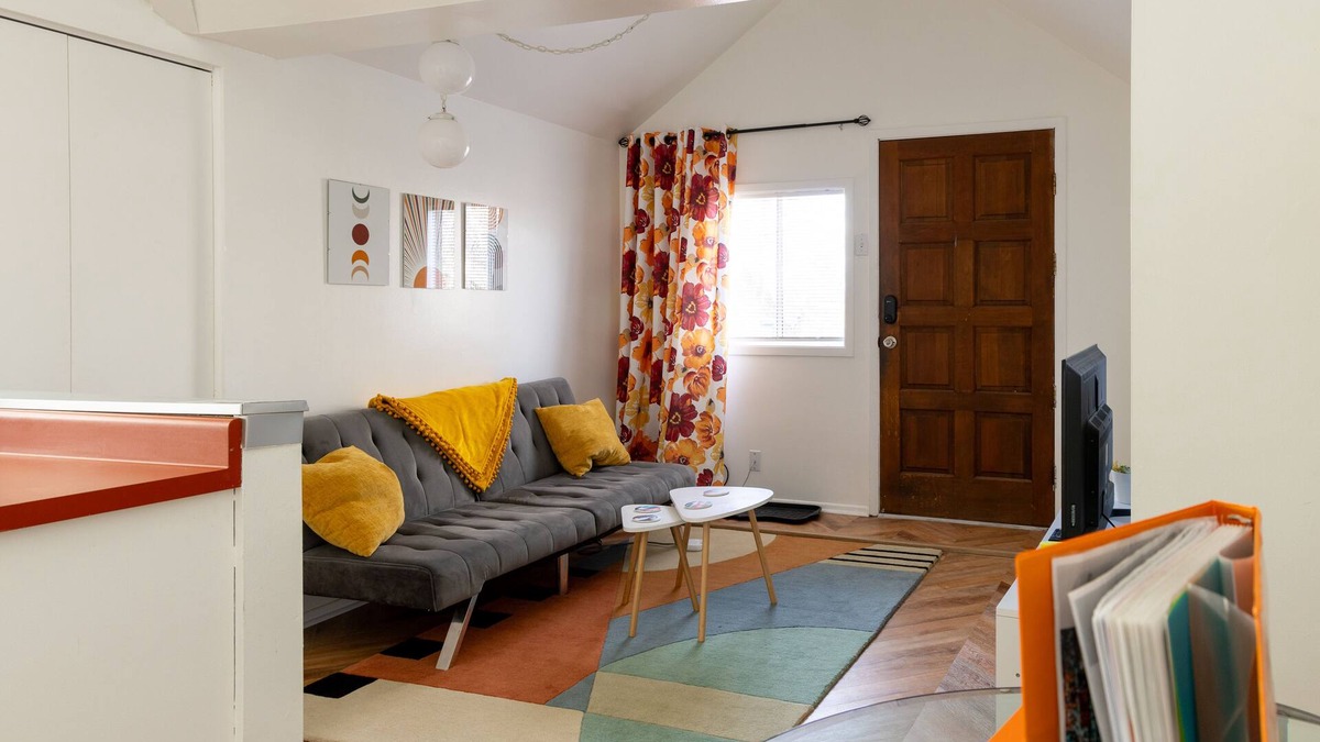 East Central Apartment | Private Retro Loft in Downtown SLC