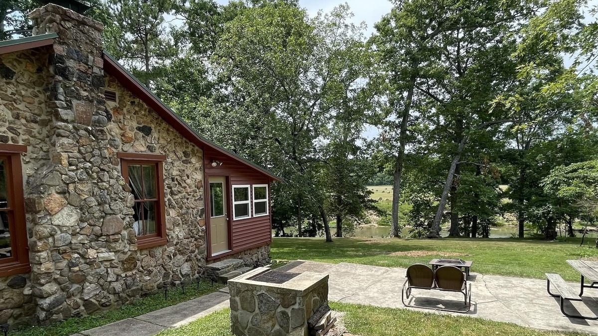Steelville Cabin | Private River Frontage! Beautiful Cabin with Amazing views! Available now!