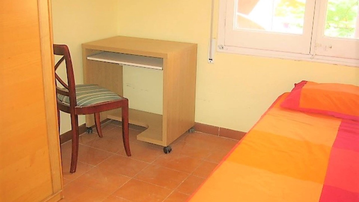 La Maternitat i Sant Ramon Apartment | Private room (1) near the University with large terrace of 150 m2.