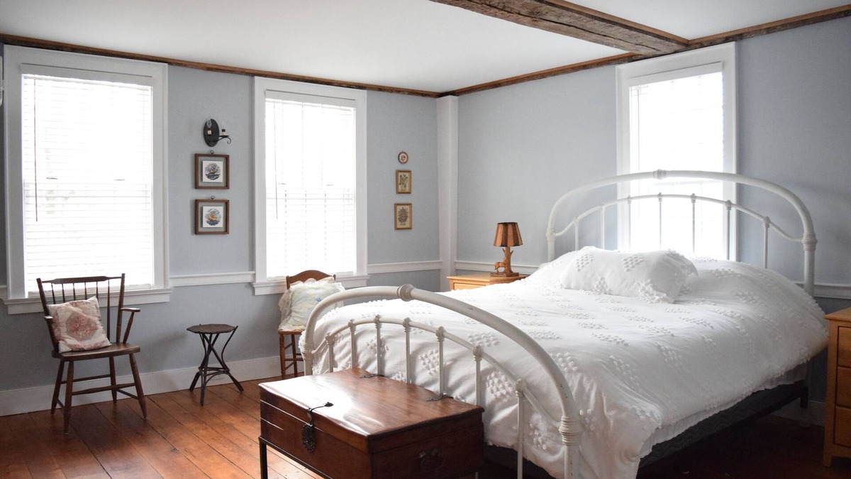 Stonington Bed & Breakfast | Private Room A at Dragonfly Inn