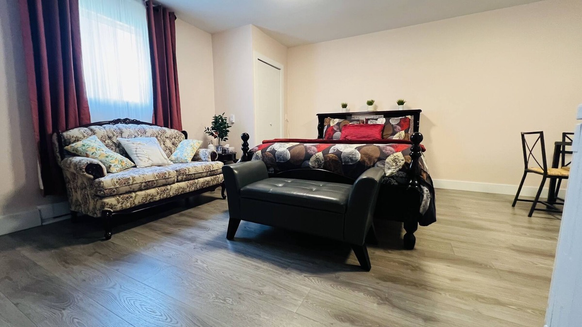 Mission Apartment | Private room and bath w/private entry