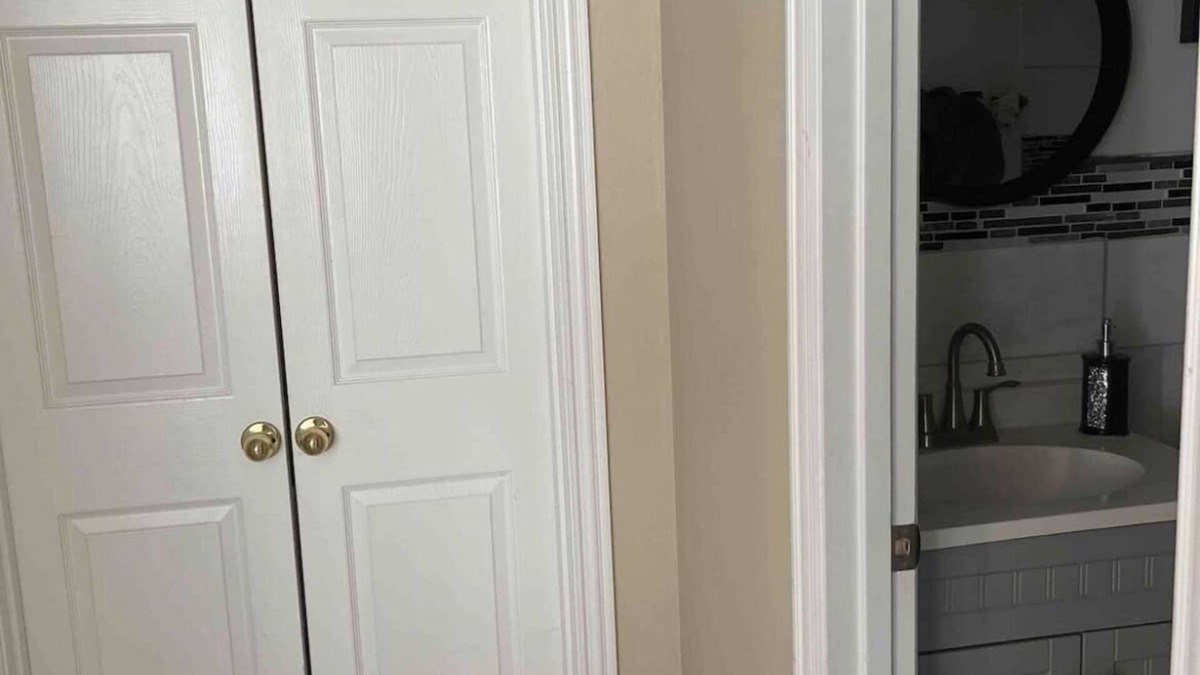 Valley Ranch House | Private room and private bathroom
