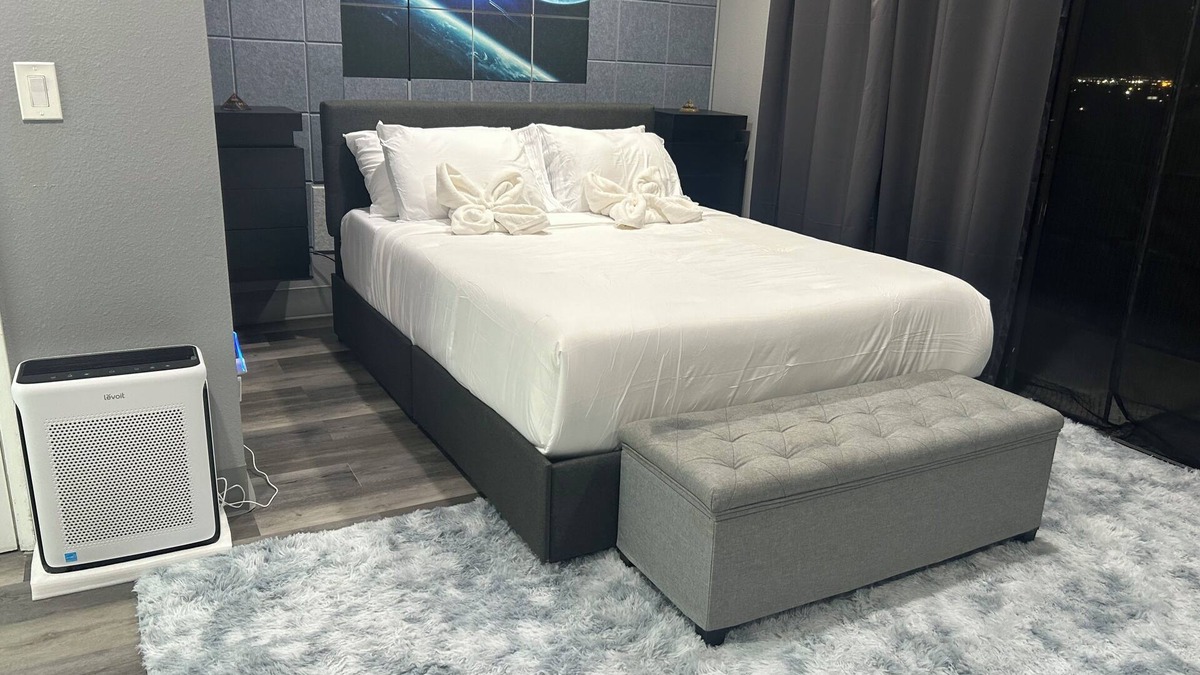 Harbor Condo | Private Room + Bath 30+ Nights Signal Hill
