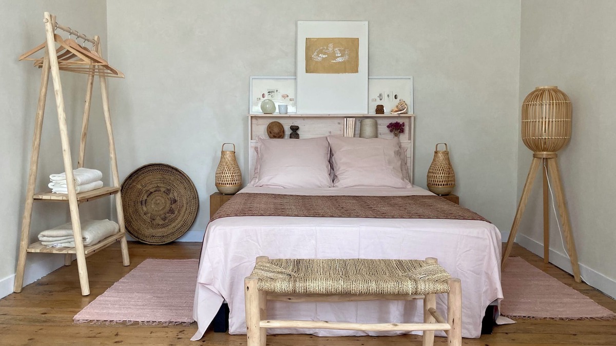 Pont-Croix Bed & Breakfast | Private room in a family home - Pont-Croix, historic town center- South Finistère