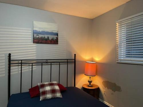 Surrey Newton House | Private Room in a Great Location at King George Boulevard, Surrey- Walk to Restaurants, Shopping, Transit KG1